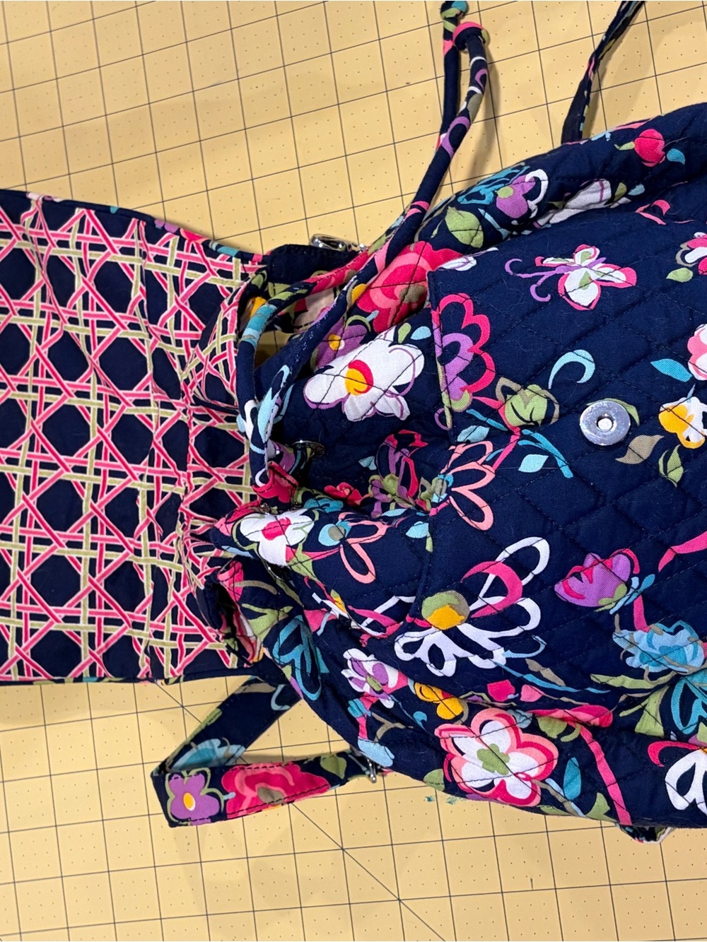 Vera Bradley Navy Floral "Ribbons" Quilted convertible Shoulder Tote/Backpack - Picture 6 of 6